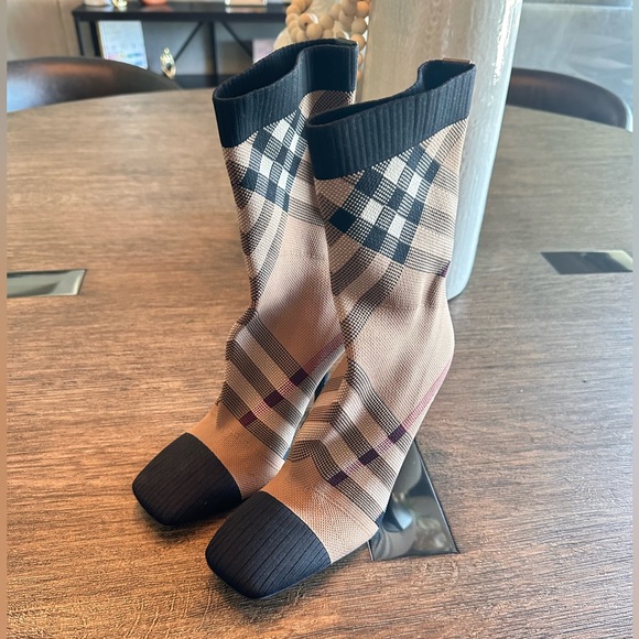 Authentic Burberry Knitted Sock Boot. Size 37 - Picture 2 of 4